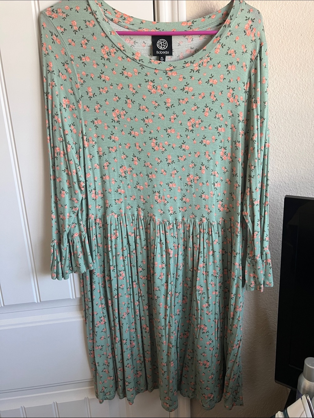 bobeau Mint Green Floral Long-Sleeve Pleated Dress